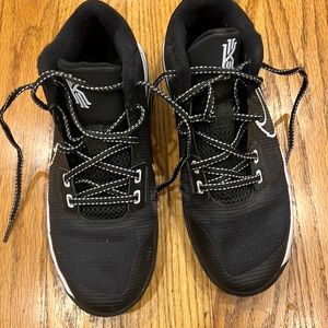 Kyrie Erving basketball shoes